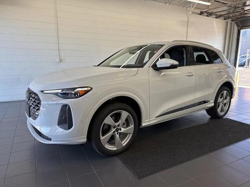 2025 Audi Q5 Premium Plus