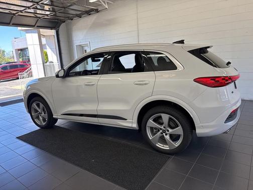 2025 Audi Q5 Premium Plus