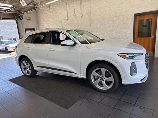 2025 Audi Q5 Premium Plus