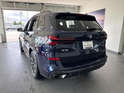 Tanzanite Blue II Metallic 2026 BMW X5 PHEV xDrive50e
