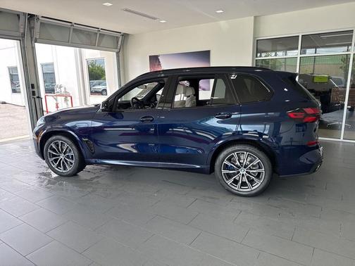 Tanzanite Blue II Metallic 2026 BMW X5 PHEV xDrive50e
