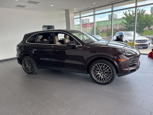 Mahogany Metallic 2022 Porsche Cayenne Cayenne