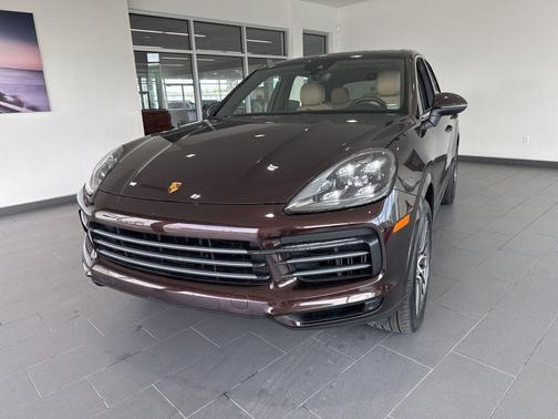 Mahogany Metallic 2022 Porsche Cayenne Cayenne