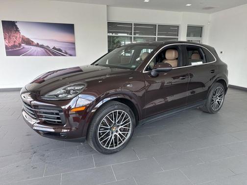 Mahogany Metallic 2022 Porsche Cayenne Cayenne