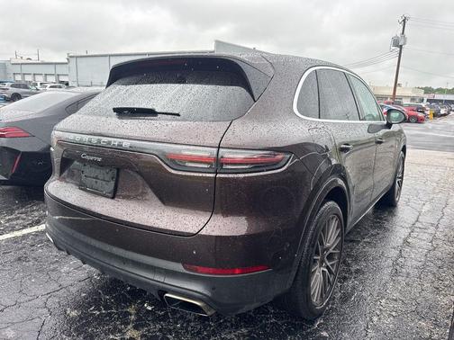Mahogany Metallic 2022 Porsche Cayenne Cayenne
