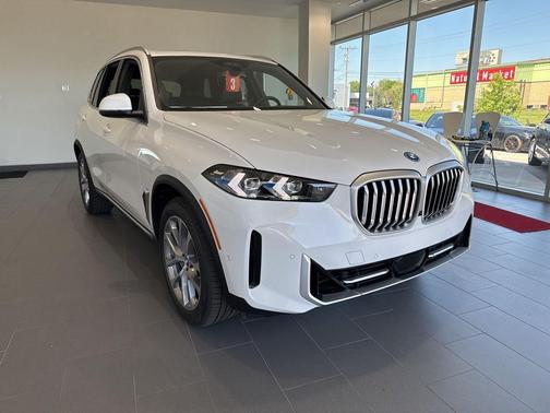 Alpine White 2026 BMW X5 PHEV xDrive50e