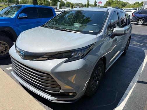 Cement 2024 Toyota Sienna Woodland Edition