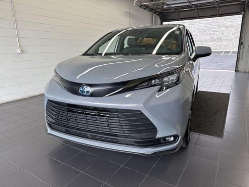 Cement 2024 Toyota Sienna Woodland Edition