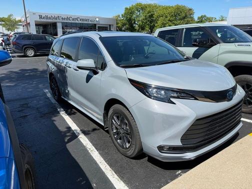 Cement 2024 Toyota Sienna Woodland Edition