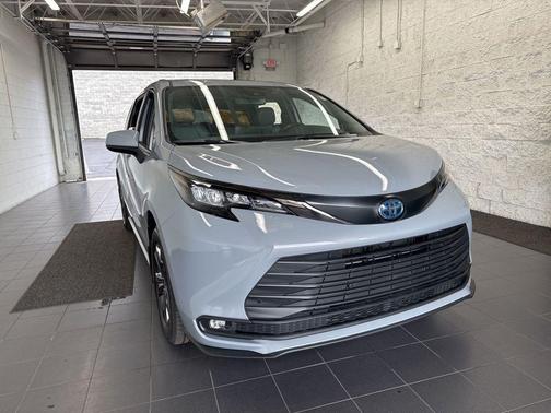 Cement 2024 Toyota Sienna Woodland Edition