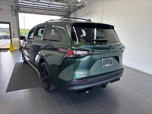 2025 Toyota Sienna Woodland Edition