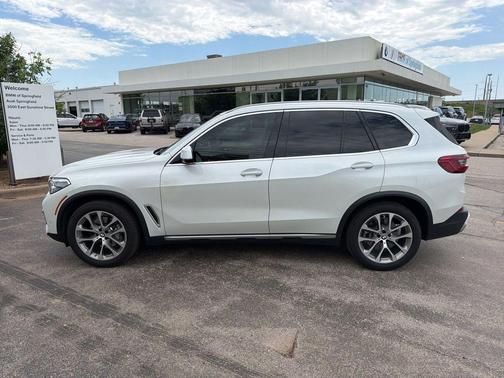 White Metallic 2019 BMW X5 xDrive40i