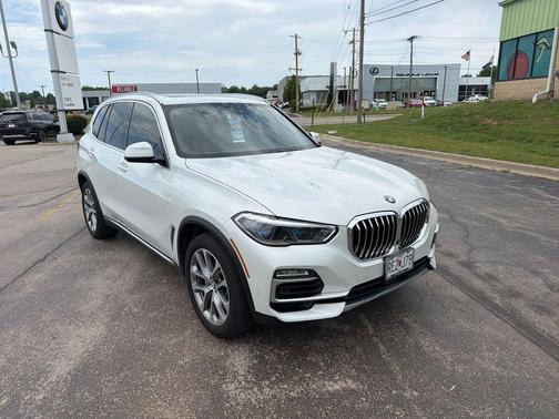 White Metallic 2019 BMW X5 xDrive40i