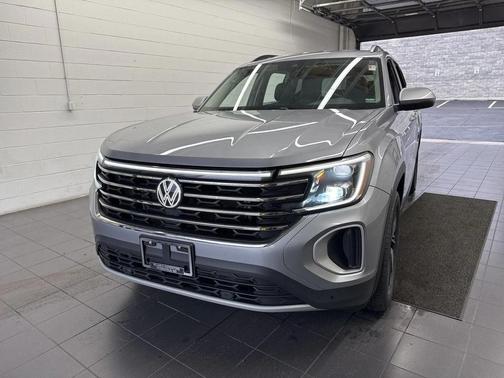 2024 Volkswagen Atlas 2.0T SE w/Technology 4MOTION