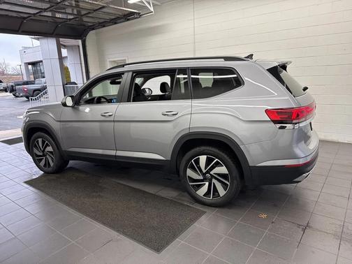 2024 Volkswagen Atlas 2.0T SE w/Technology 4MOTION