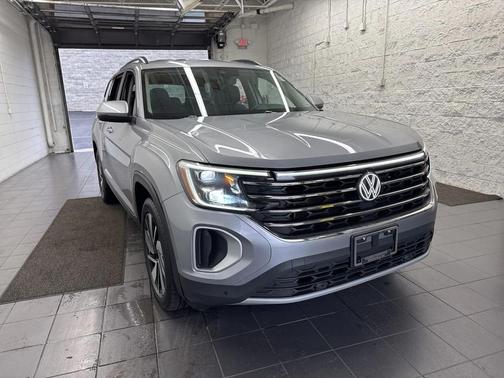 2024 Volkswagen Atlas 2.0T SE w/Technology 4MOTION