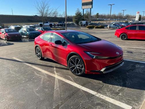 2025 Toyota Prius XLE