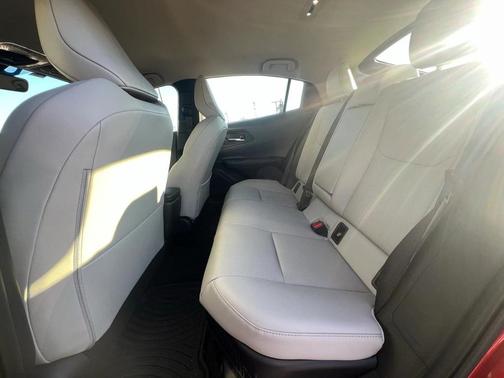 2025 Toyota Prius XLE
