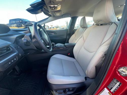 2025 Toyota Prius XLE