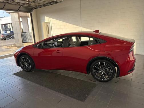 2025 Toyota Prius XLE