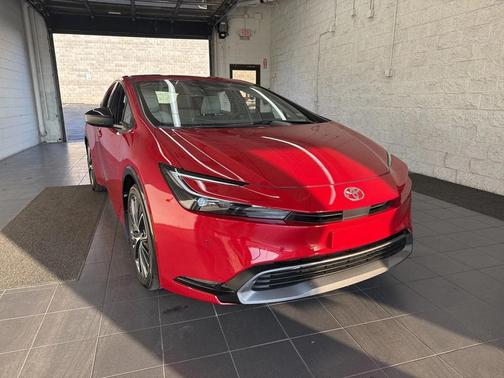 2025 Toyota Prius XLE