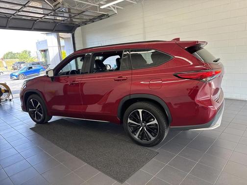 2022 Toyota Highlander XSE