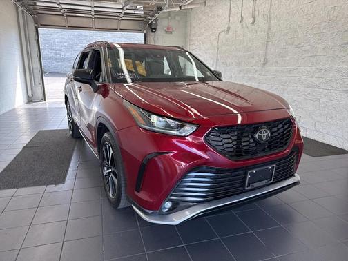 2022 Toyota Highlander XSE