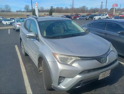 2017 Toyota RAV4 Hybrid XLE
