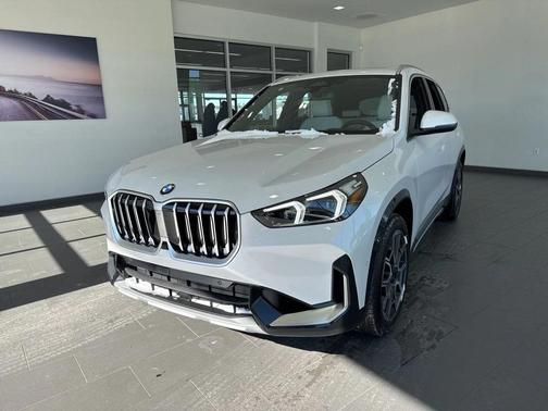 Mineral White Metallic 2026 BMW X1 xDrive28i