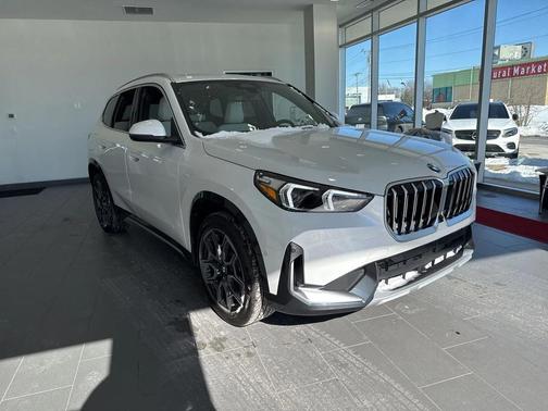 Mineral White Metallic 2026 BMW X1 xDrive28i