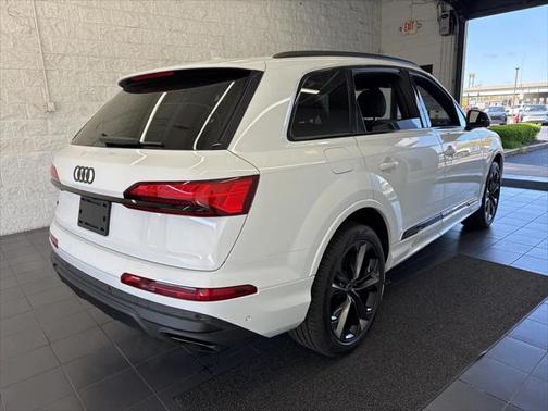 2025 Audi Q7 55 Premium Plus