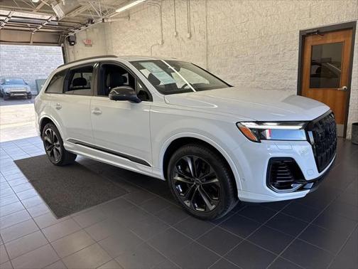 2025 Audi Q7 55 Premium Plus