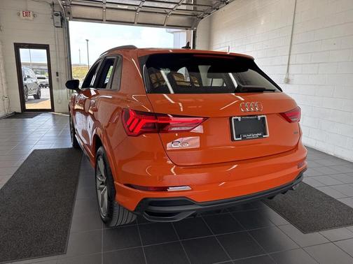 2025 Audi Q3 Premium 45 TFSI S line quattro Tiptronic