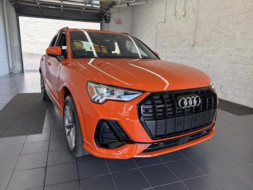 2025 Audi Q3 Premium 45 TFSI S line quattro Tiptronic