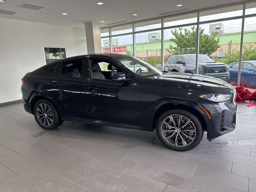 Carbon Black Metallic 2024 BMW X6 xDrive40i
