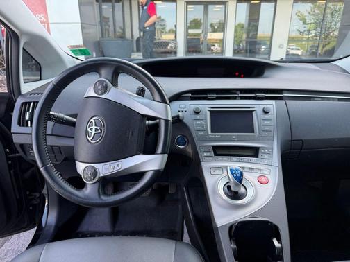 Black 2013 Toyota Prius Five