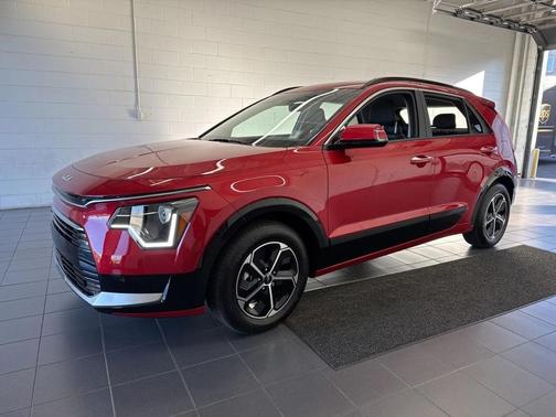 2025 Kia Niro SX