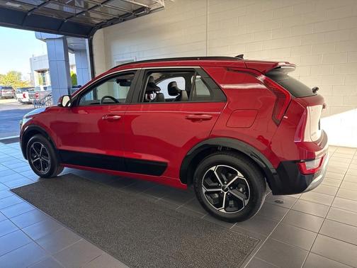 2025 Kia Niro SX
