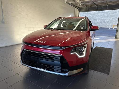 2025 Kia Niro SX