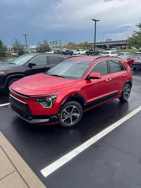 2025 Kia Niro SX
