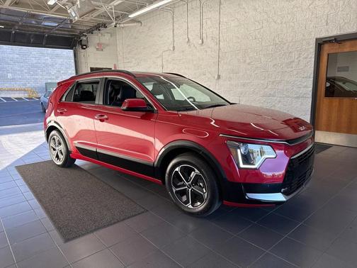 2025 Kia Niro SX