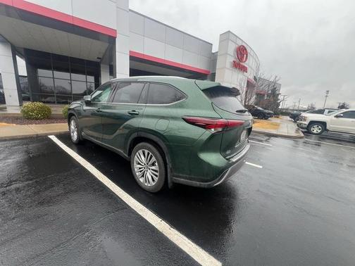 2024 Toyota Highlander Platinum
