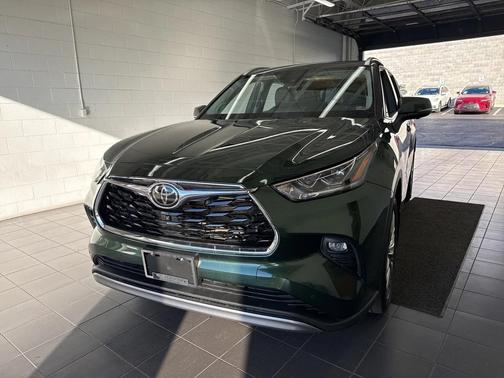 2024 Toyota Highlander Platinum