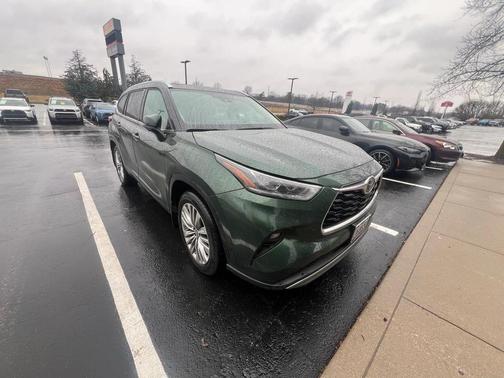 2024 Toyota Highlander Platinum