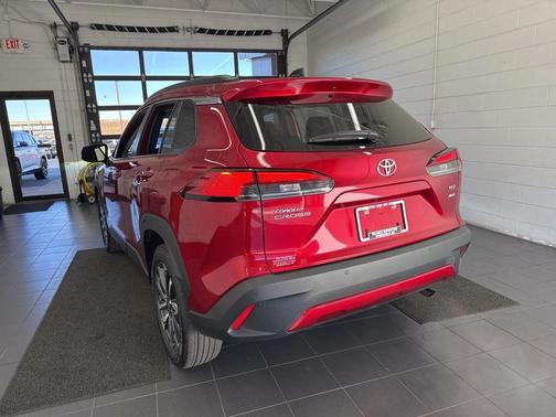 2025 Toyota Corolla Cross XLE