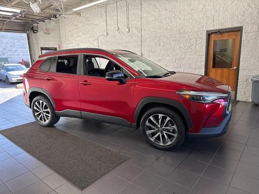 2025 Toyota Corolla Cross XLE