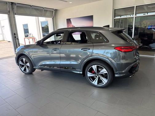 DAYTONA GREY PE 2026 Audi SQ5 3.0T Premium Plus