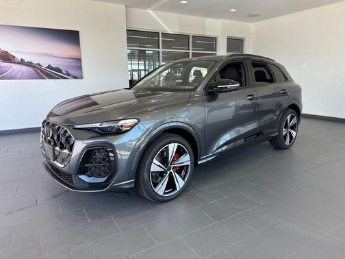 DAYTONA GREY PE 2026 Audi SQ5 3.0T Premium Plus