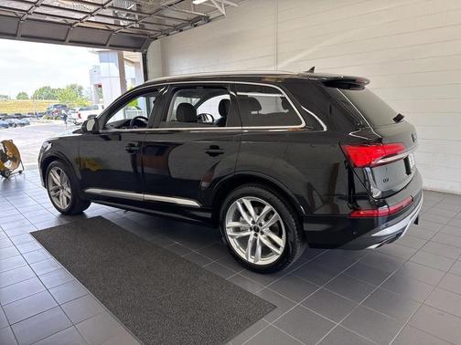 2025 Audi Q7 55 Premium Plus