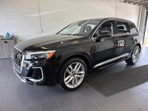 2025 Audi Q7 55 Premium Plus